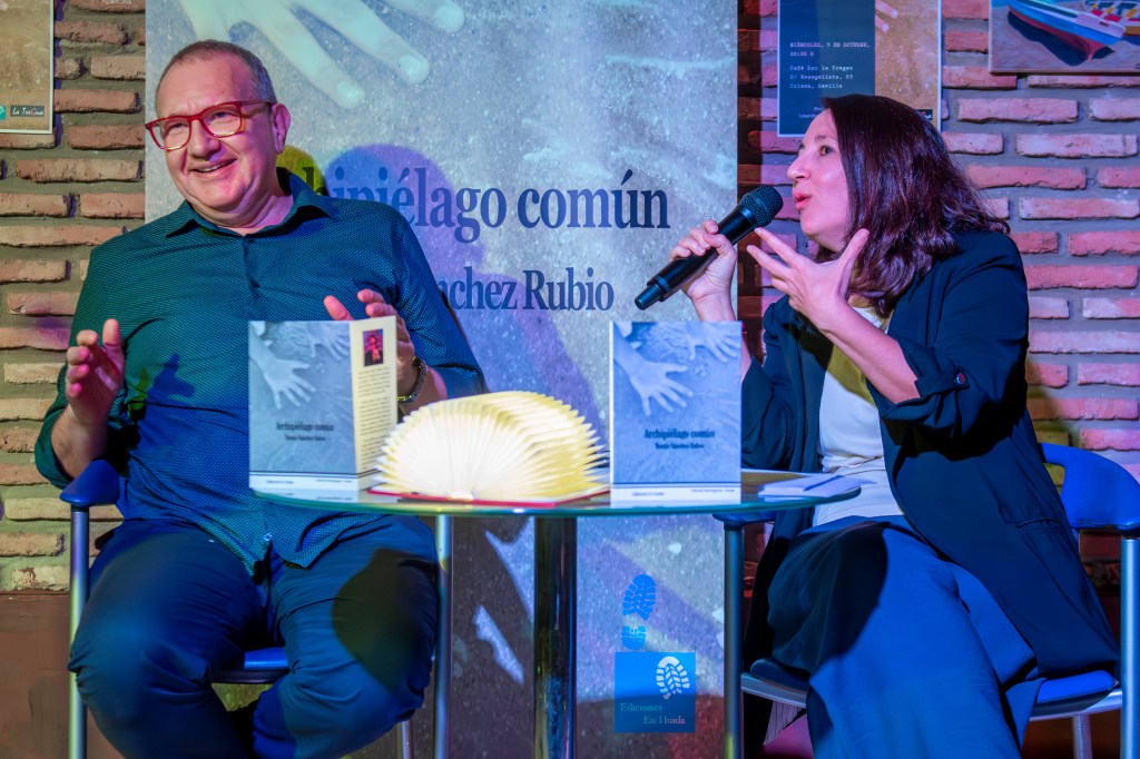 Presentación del poemario ‘Archipiélago común’ (Ediciones En Huida).